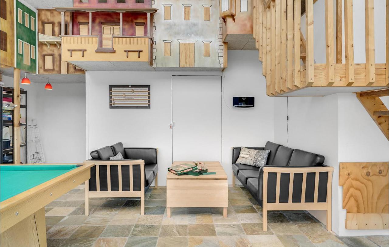 Nice Home In Tarm With Kitchen Kültér fotó