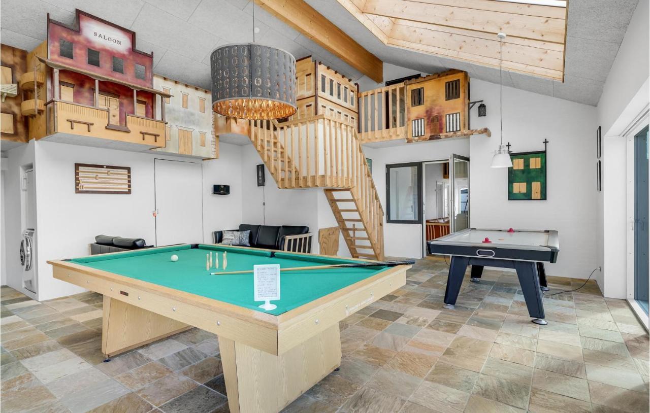 Nice Home In Tarm With Kitchen Kültér fotó