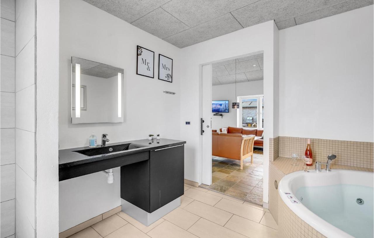 Nice Home In Tarm With Kitchen Kültér fotó